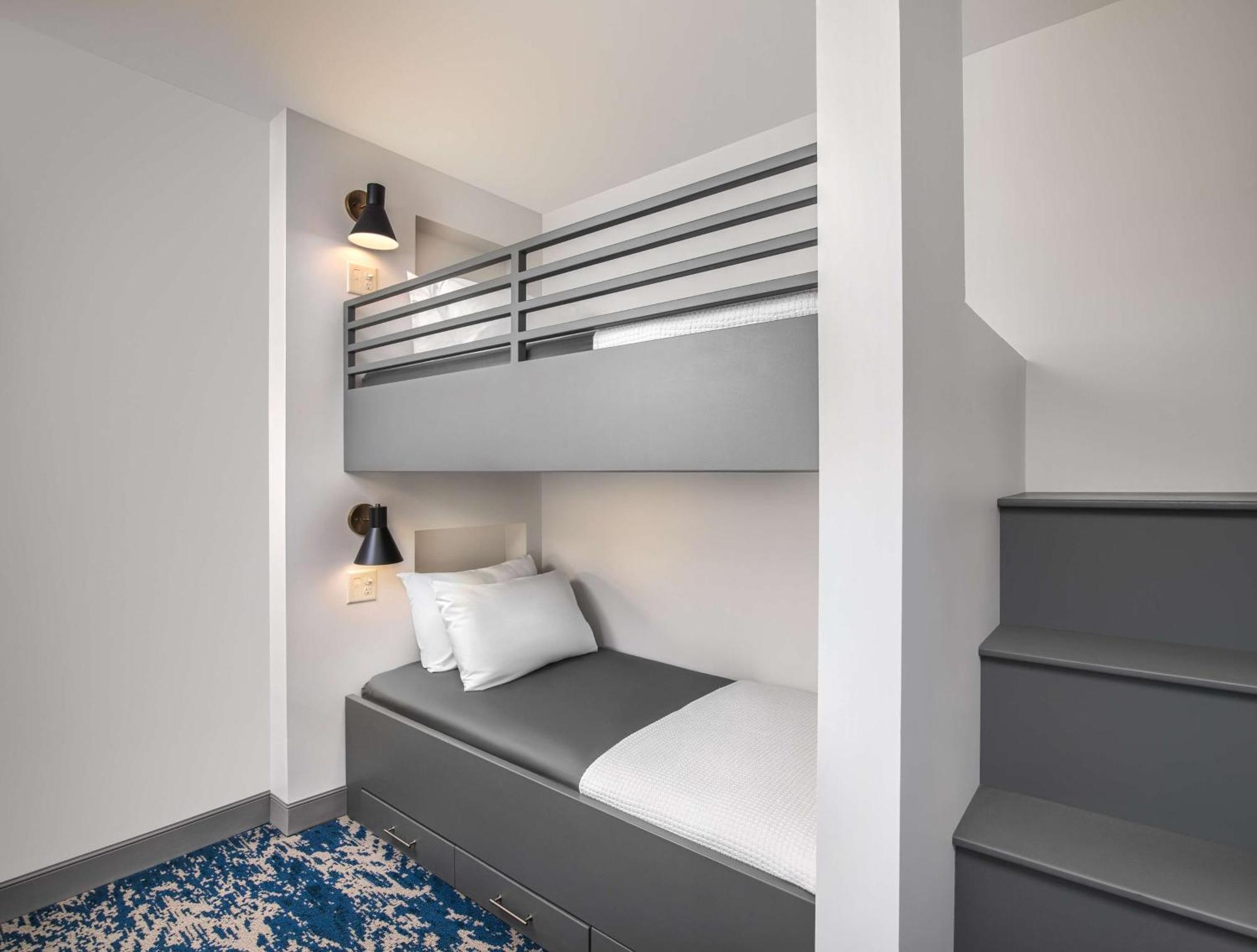 Hotel Elkhart, Tapestry Collection By Hilton エクステリア 写真